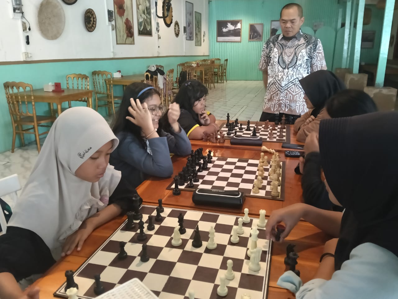 tanpa-tekanan-atlet-catur-jember-berlatih-serius-demi-boyong-emas-di-porprov