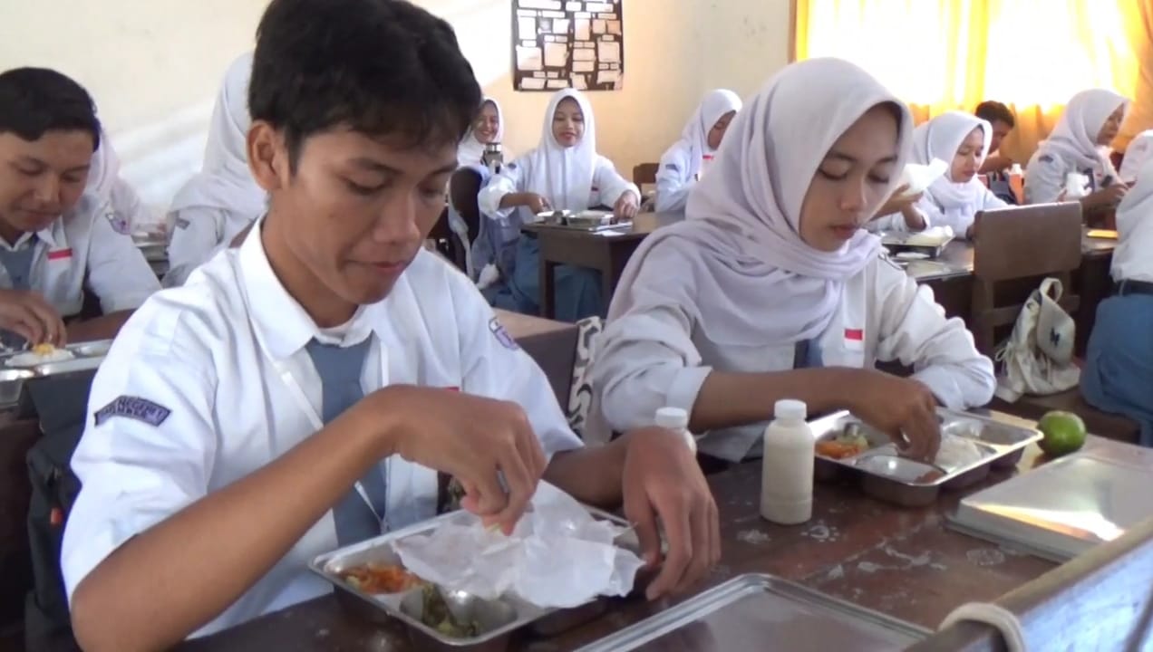 3-ribu-paket-program-makanan-bergizi-gratis-pertama-disalurkan-di-jember