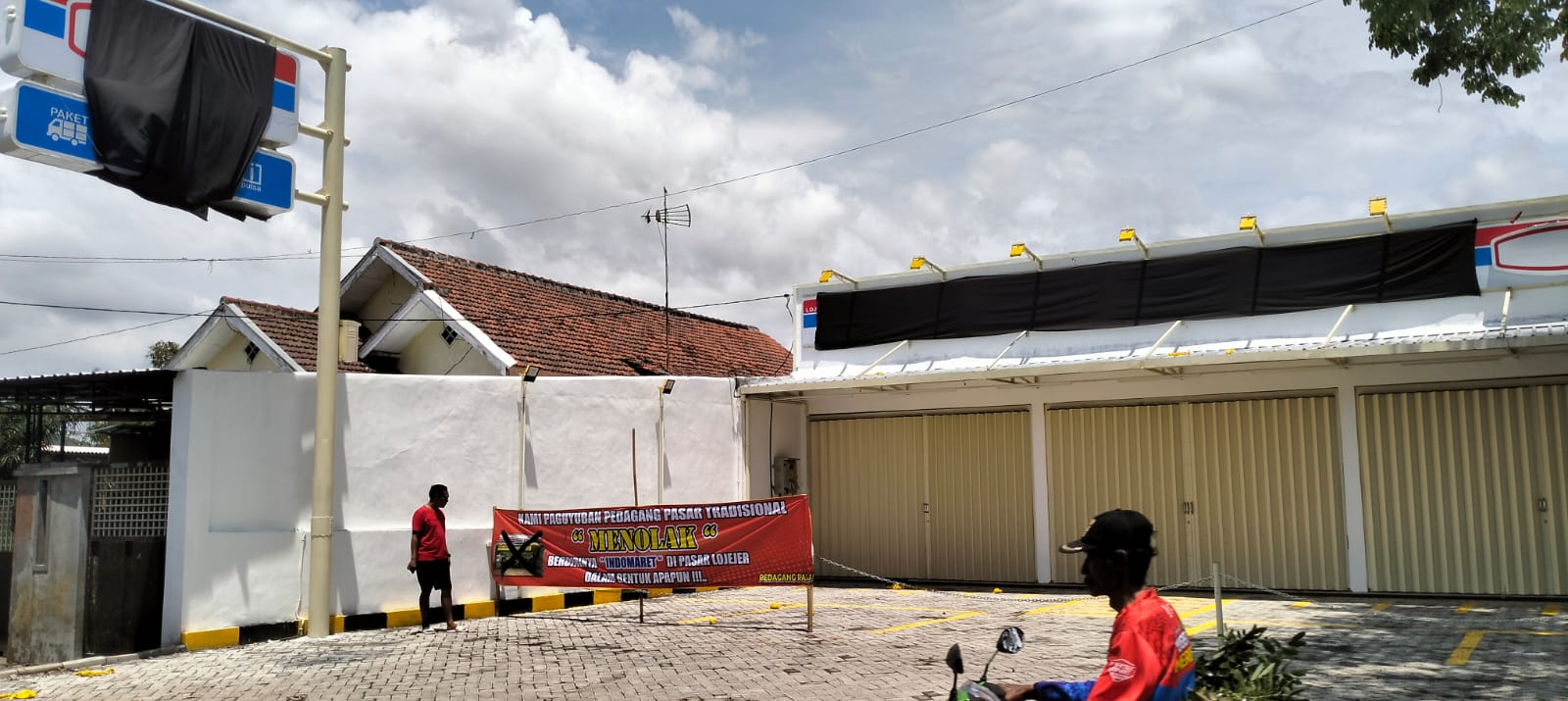 disperindag-belum-ada-izin-operasional-ritel-berjejaring-di-lojejer