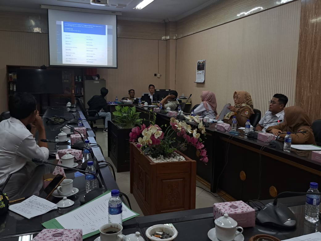 reklame-tak-berizin-marak-di-jember-dprd-soroti-potensi-kebocoran-pad