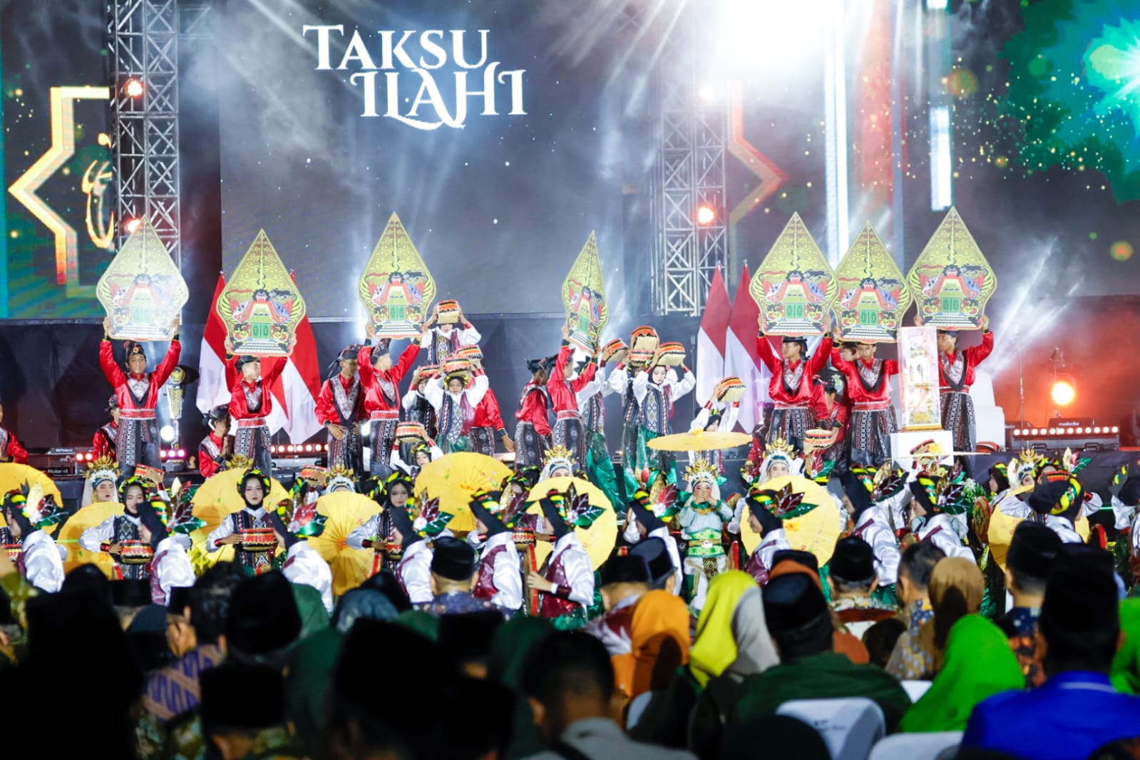 penutupan-mtq-xxxi-jatim-di-jember-hadirkan-nuansa-budaya-400-penari-kejung-siran-tampil