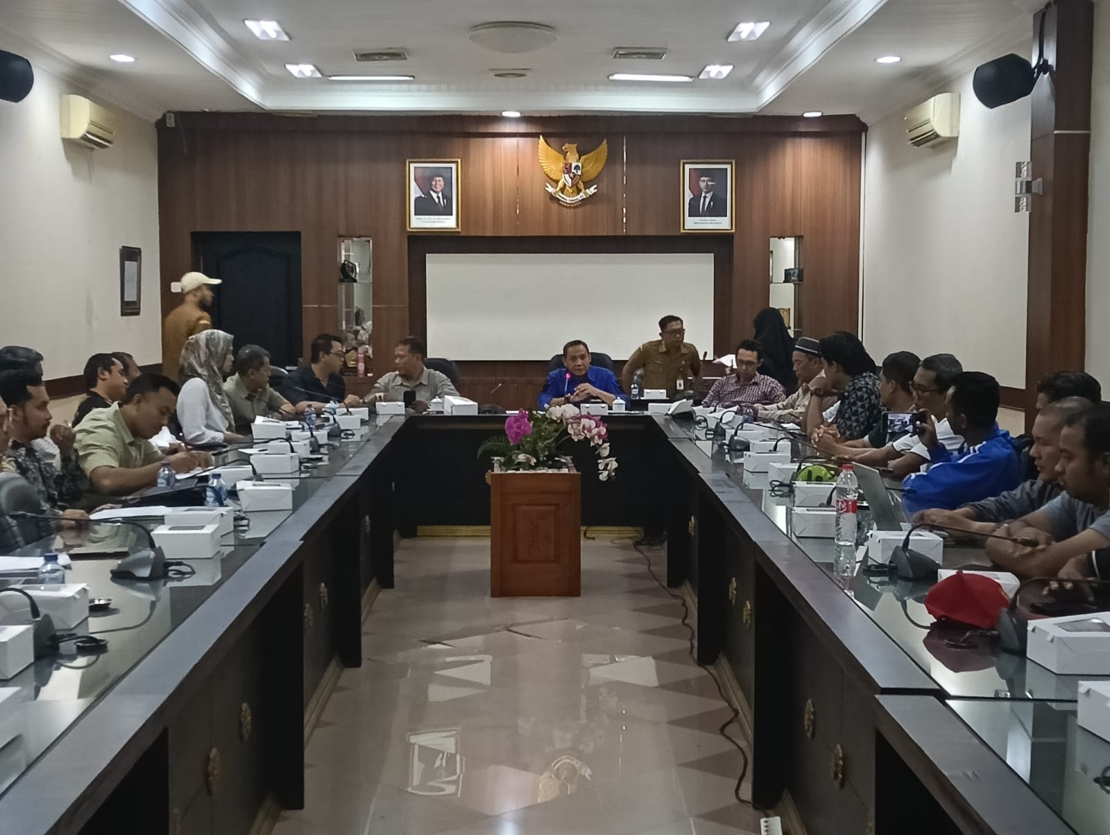 rumah-terendam-cicilan-jalan-terus-warga-villa-indah-mengadu-ke-dprd-jember