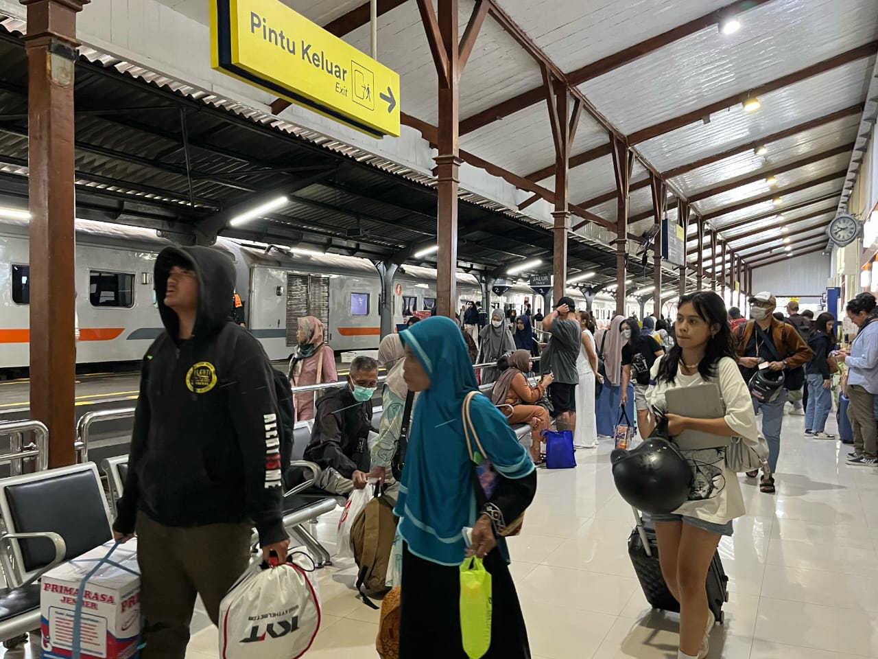 kai-siapkan-gerbong-tambahan-dan-siagakan-200-personil-gabungan-selama-masa-angkutan-lebaran