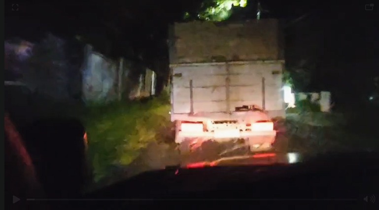 kejar-truk-diduga-mafia-solar-anggota-dprd-jember-alami-pengeroyokan