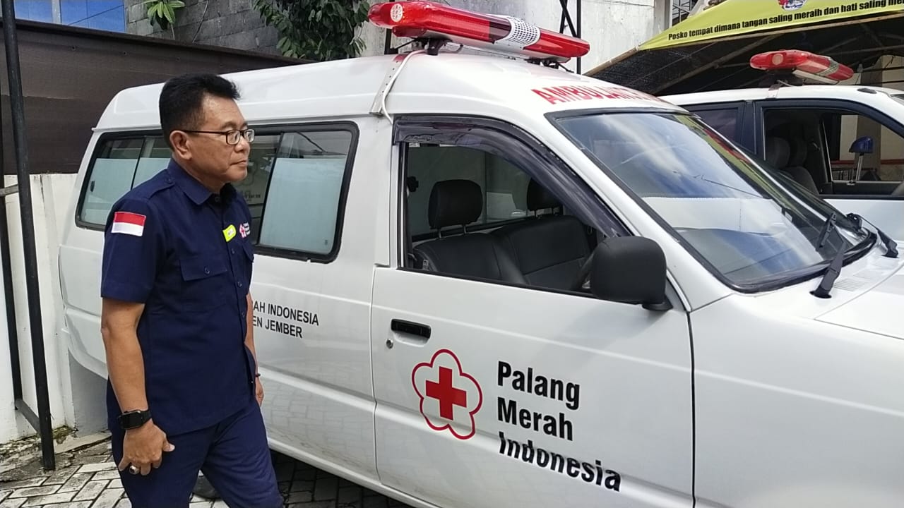 pmi-jember-siaga-nataru-pantai-payangan-jadi-titik-prioritas-layanan-kesehatan