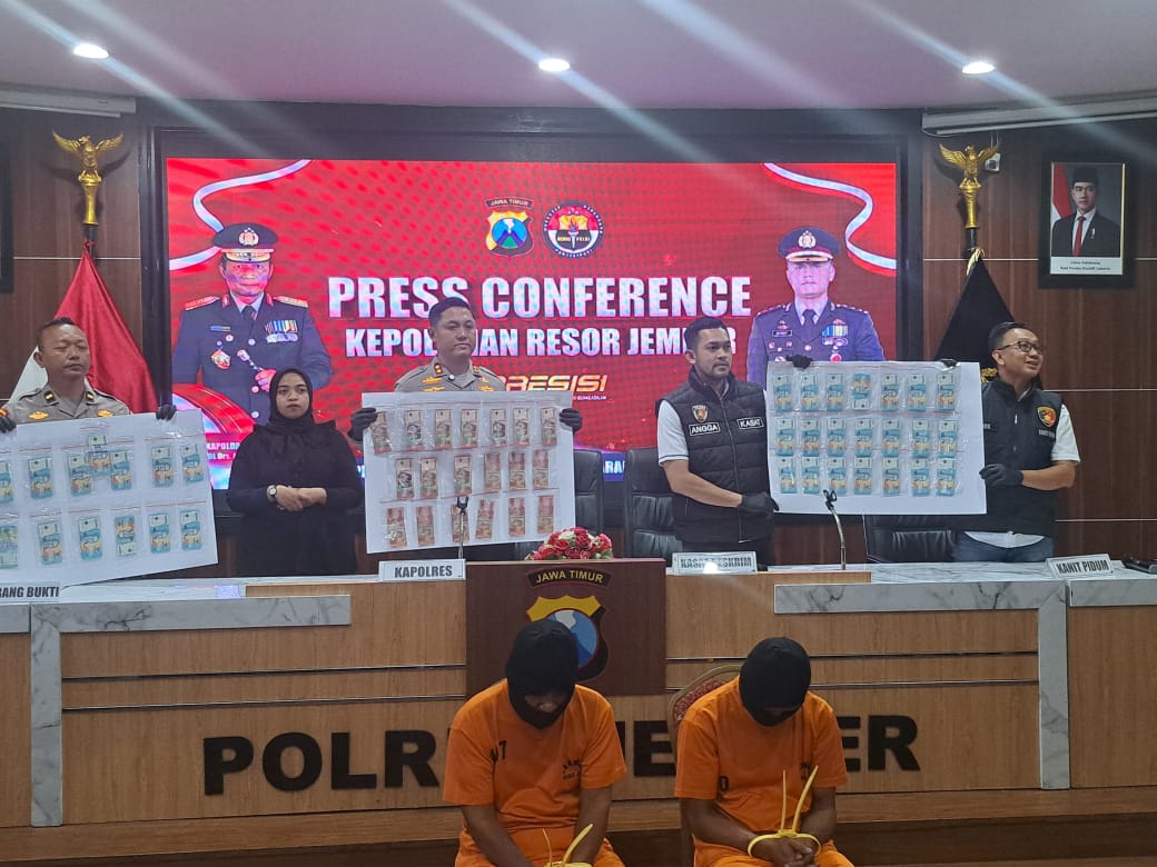 bekuk-dua-pengedar-uang-palsu-polres-jember-amankan-barang-bukti-puluhan-juta