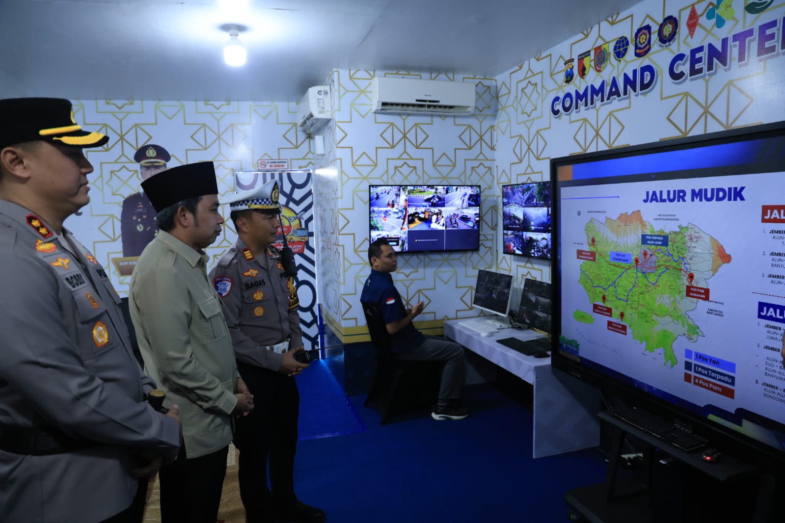 cctv-pantau-titik-macet-gus-fawait-pastikan-pos-mudik-jember-siap
