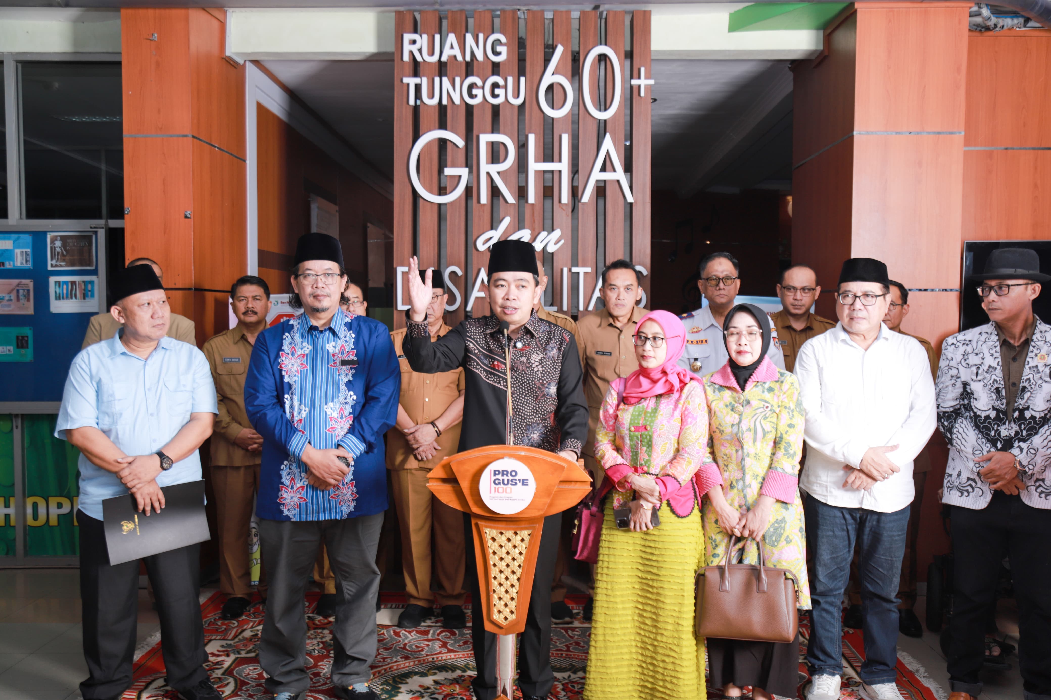 demi-jalan-mulus-bupati-jember-alihkan-anggaran-mobil-dinas