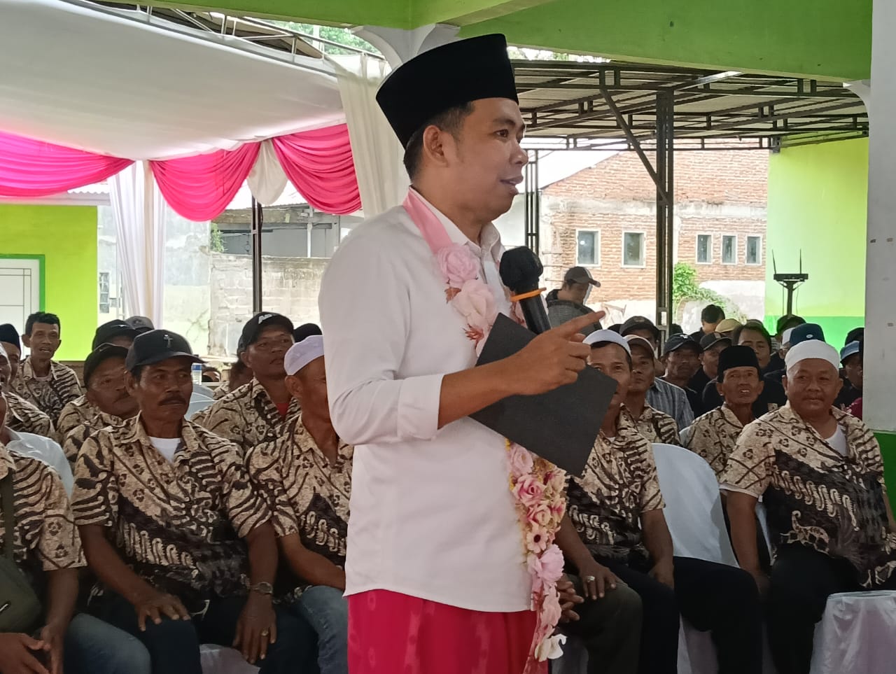 dari-jalan-rusak-hingga-beasiswa-warga-sukowono-curhat-langsung-ke-bupati-lewat-guse-menyapa