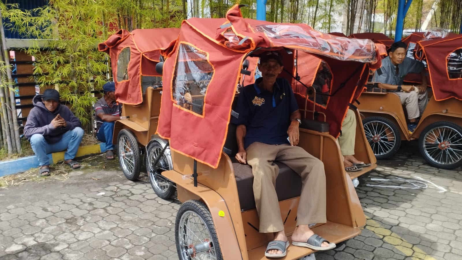 100-tukang-becak-lansia-di-jember-bakal-dapat-bantuan-becak-listrik-gratis