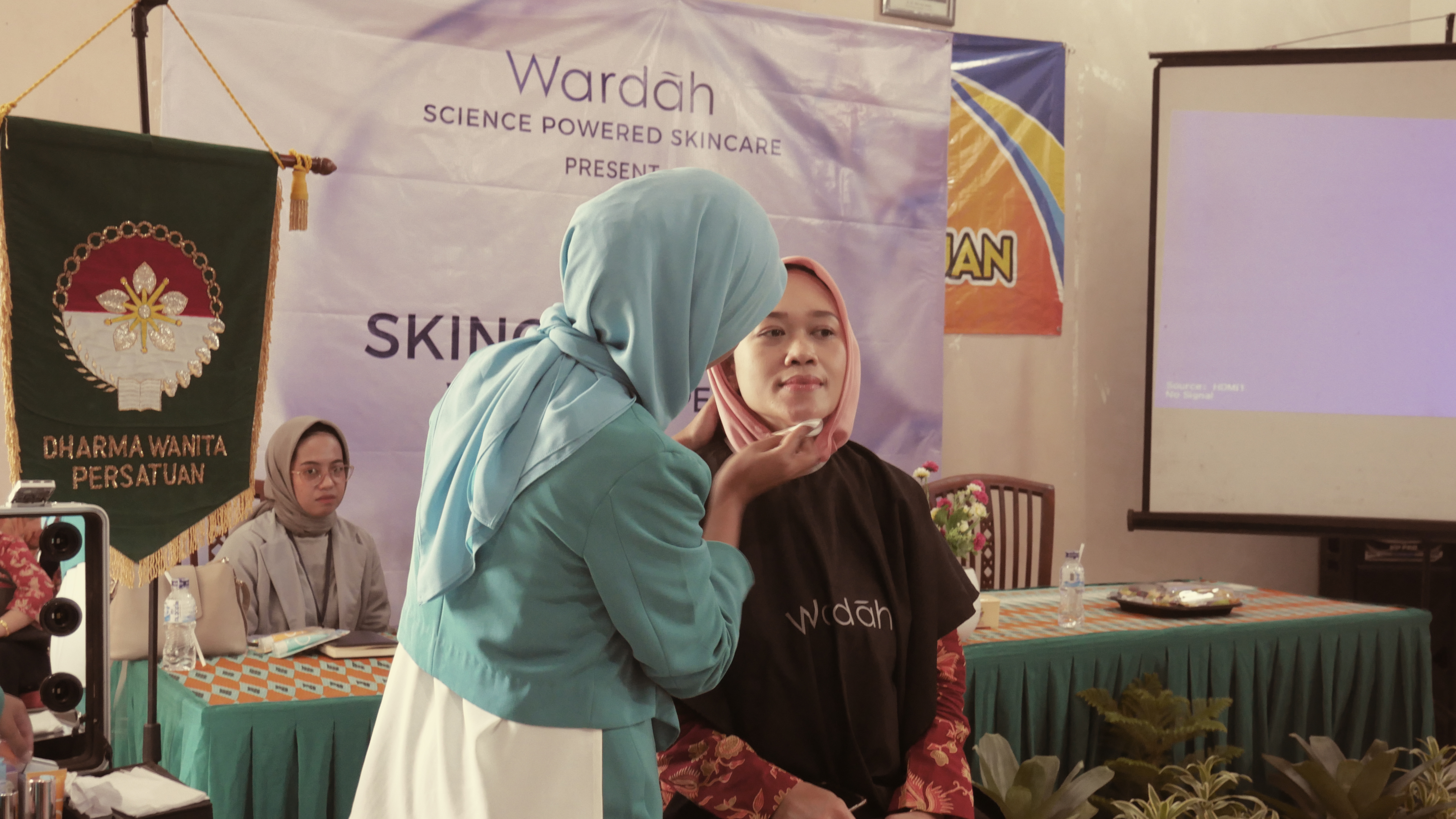 wardah-cosmetics-lakukan-gebrakan-dengan-skincare-talk-with-the-expert