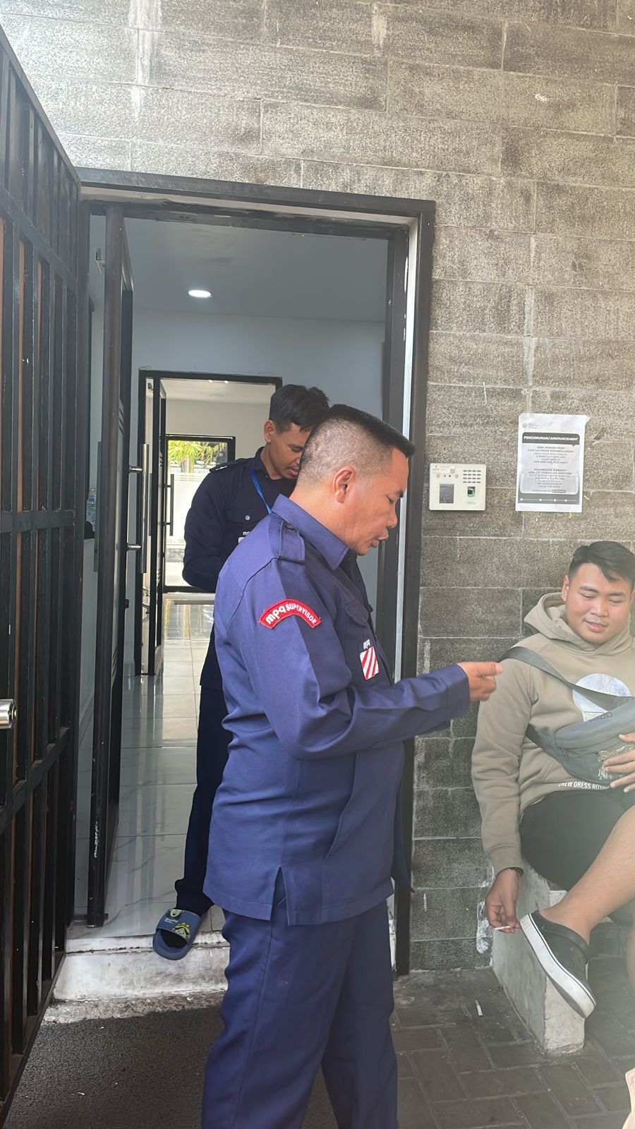 dua-warga-jember-diduga-korban-tppo-di-kamboja-lapor-ke-kbri-ditolak-karena-petugas-libur-lebaran