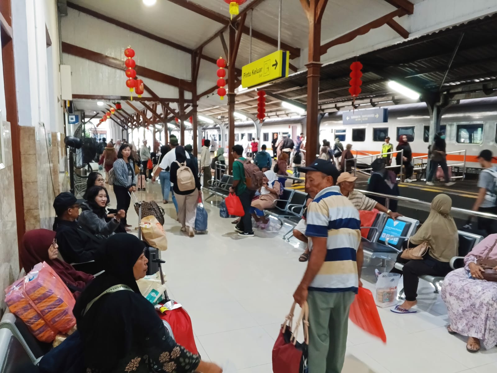 libur-isra-miraj-dan-imlek-kai-daop-9-jember-sediakan-57022-tempat-duduk