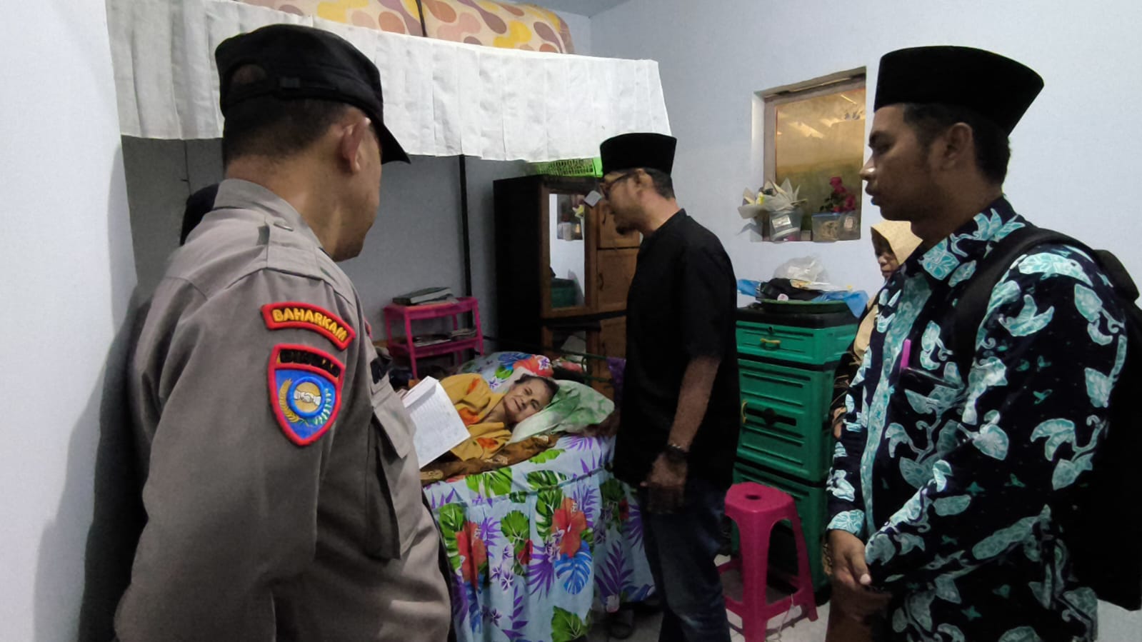 sakit-guru-ngaji-di-antirogo-terima-insentif-di-rumahnya