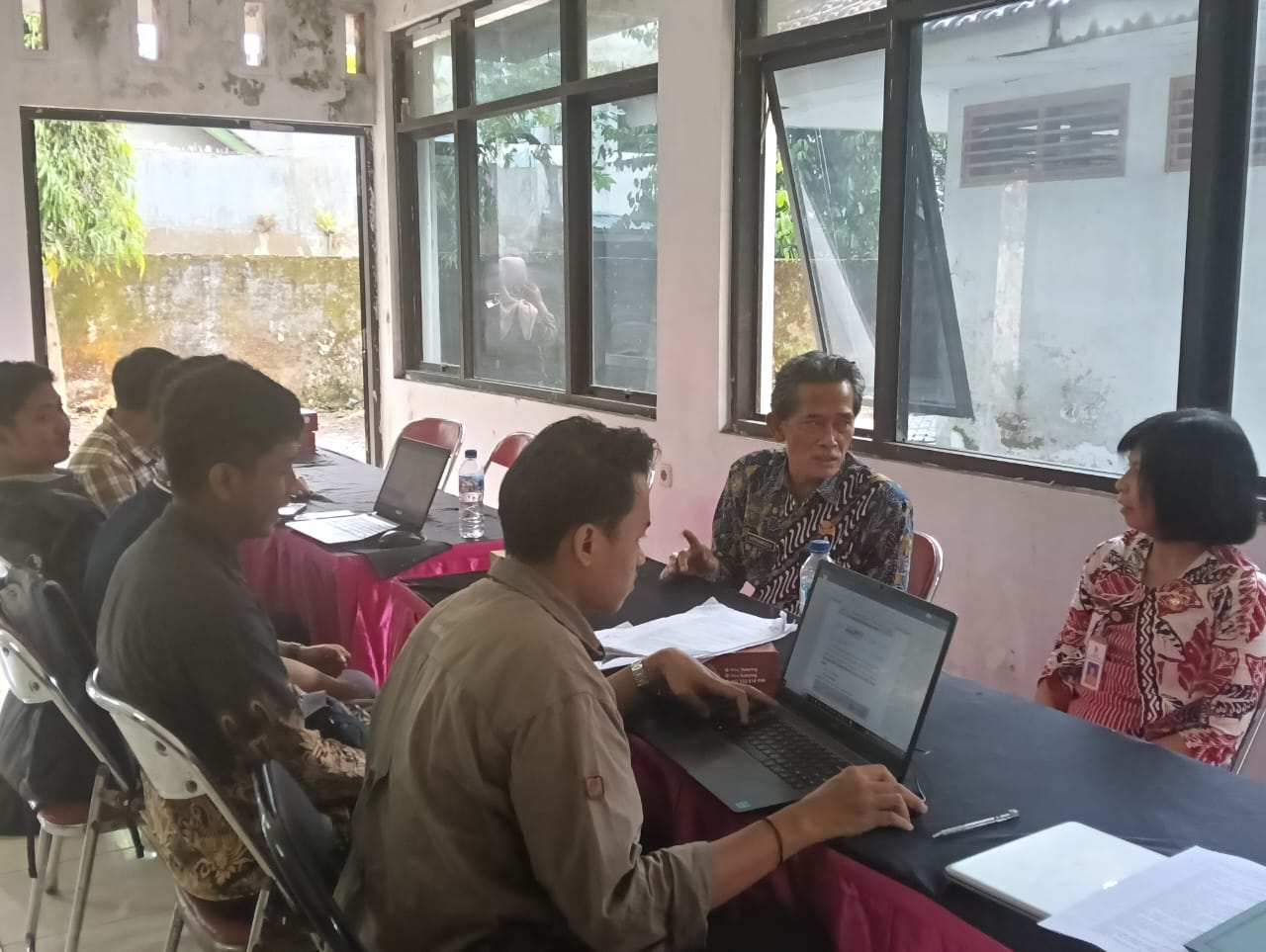 tak-ingin-hambat-investasi-dlh-jember-komitmen-percepat-perizinan