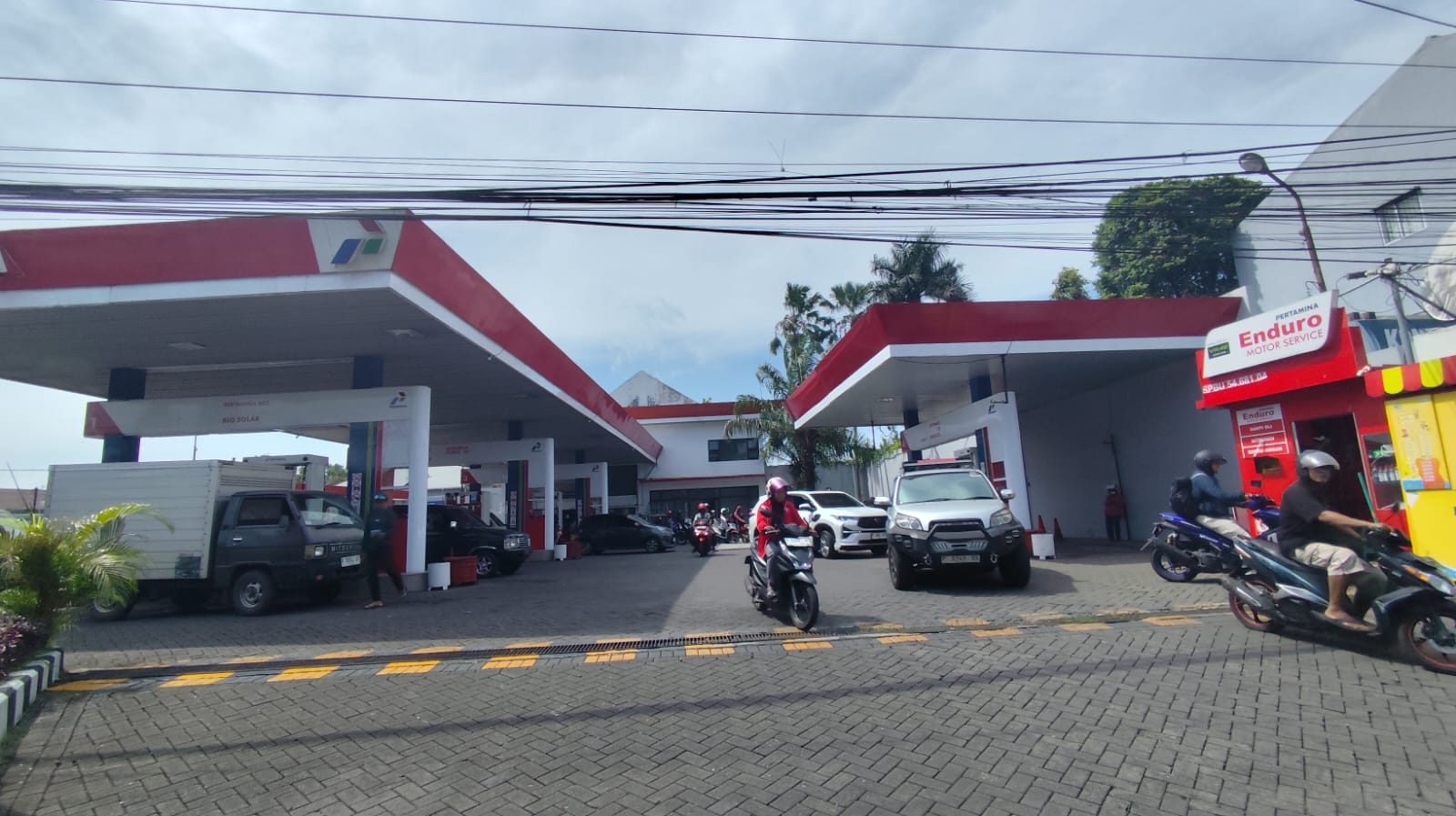 STOK BBM DI JEMBER DIPASTIKAN AMAN, PERTAMINA SIAP TAMBAH PASOKAN