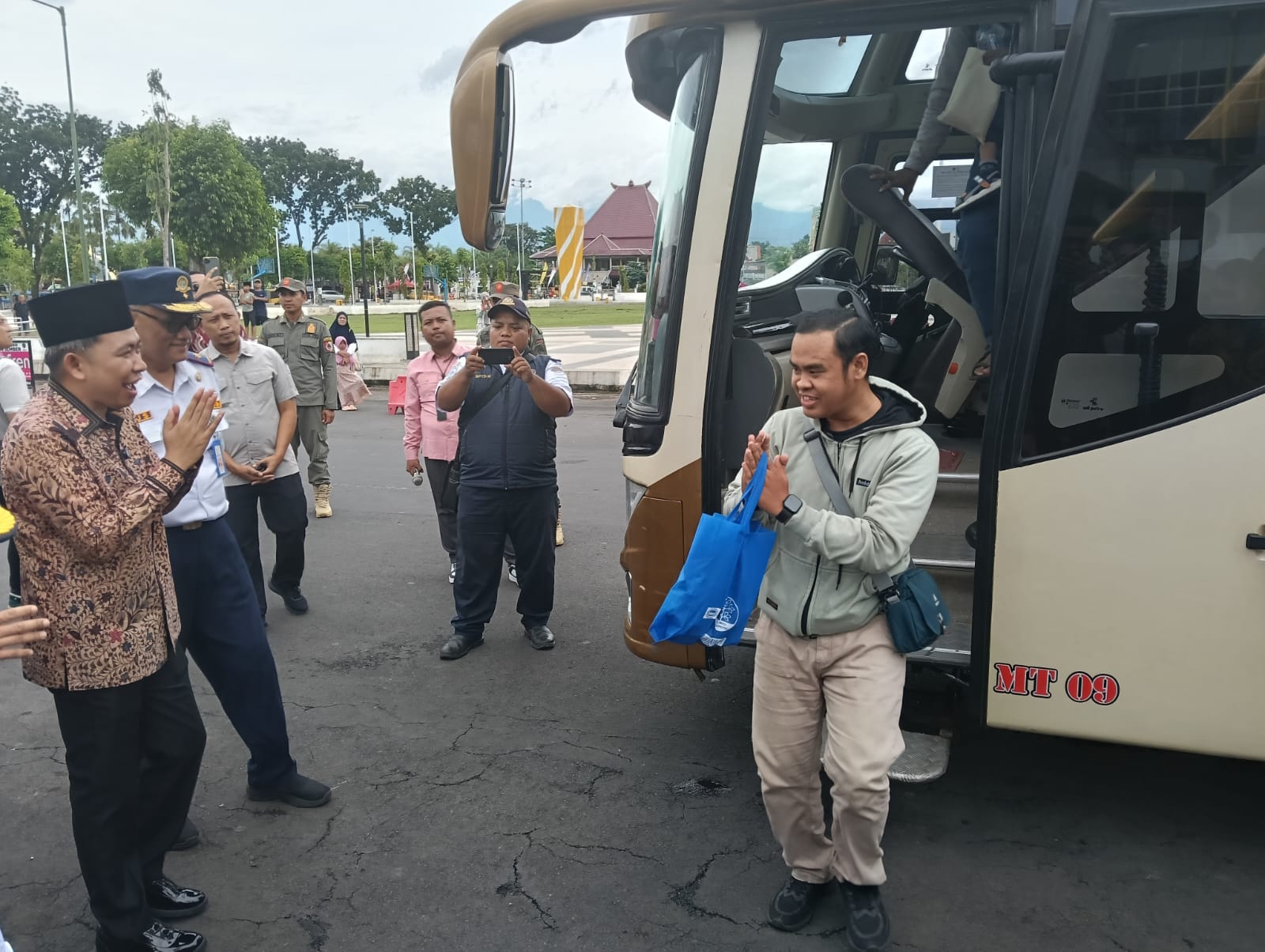 bupati-fawait-mudik-bukan-sekedar-pulang-tapi-penyempurnaan-ibadah