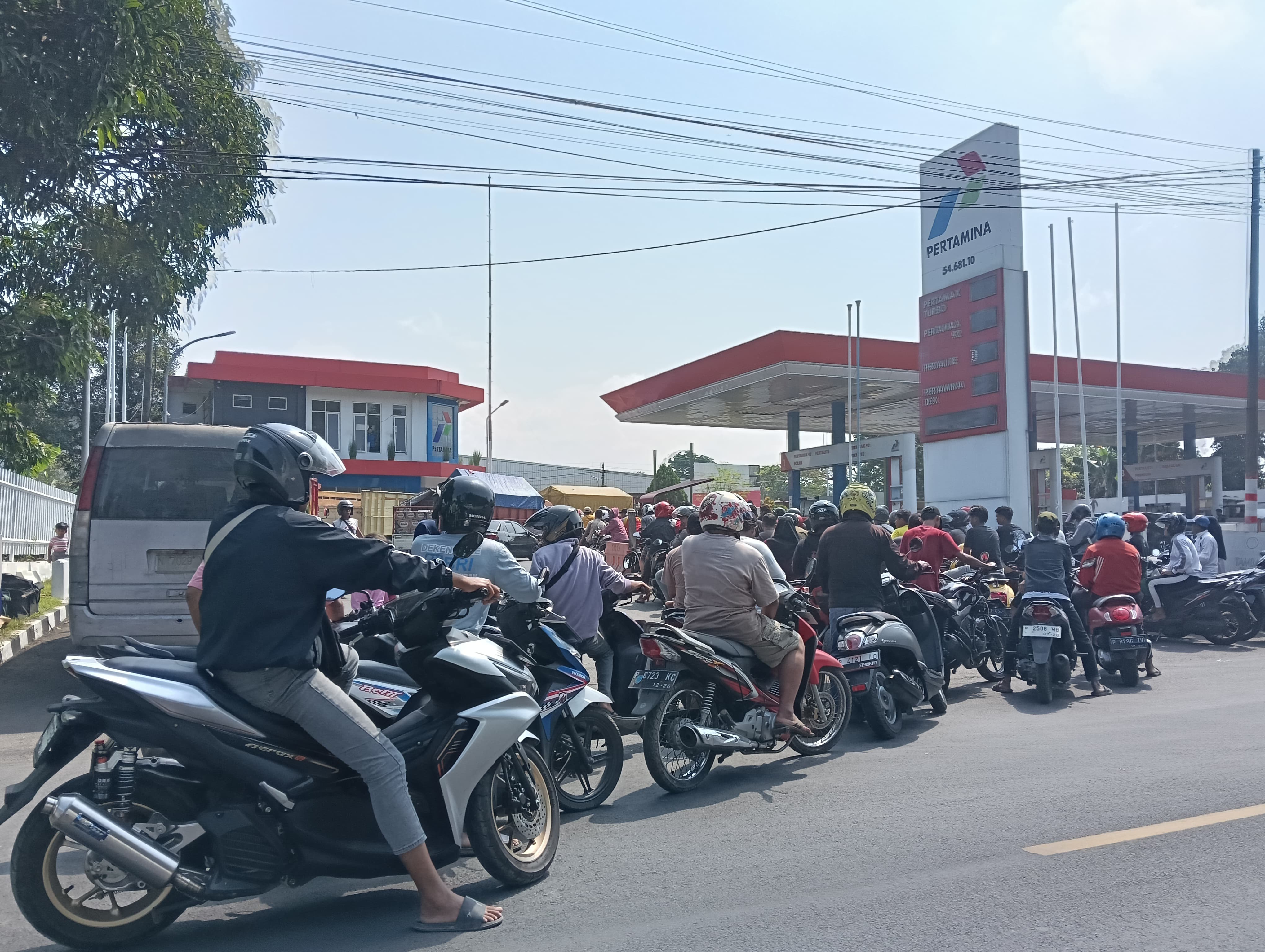 pertamina-sebut-stok-aman-tapi-ini-yang-membuat-bbm-di-jember-jadi-langka