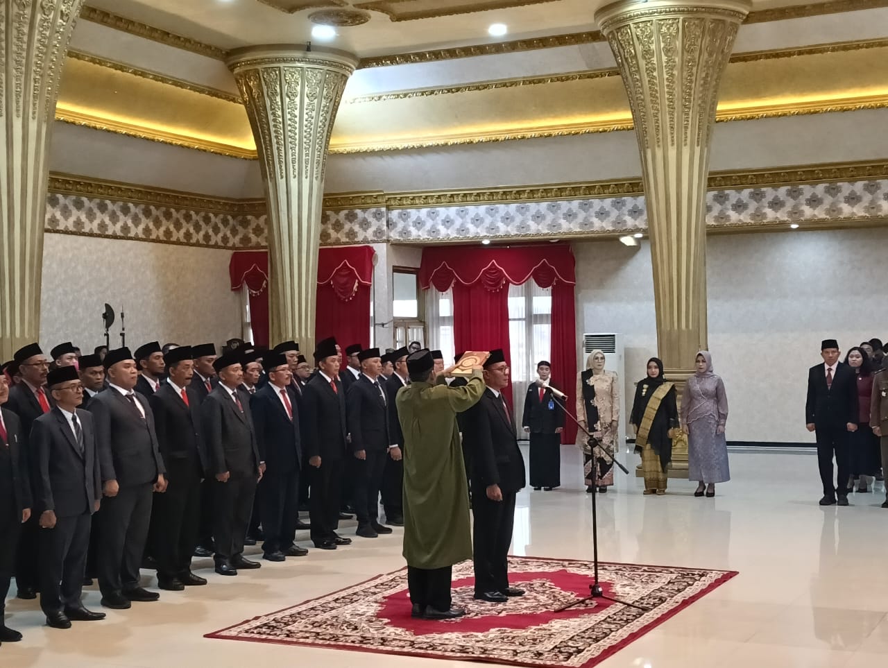 jupriono-resmi-jabat-pj-sekda-jember-bupati-fawait-titip-pelayanan-publik-dan-infrastruktur