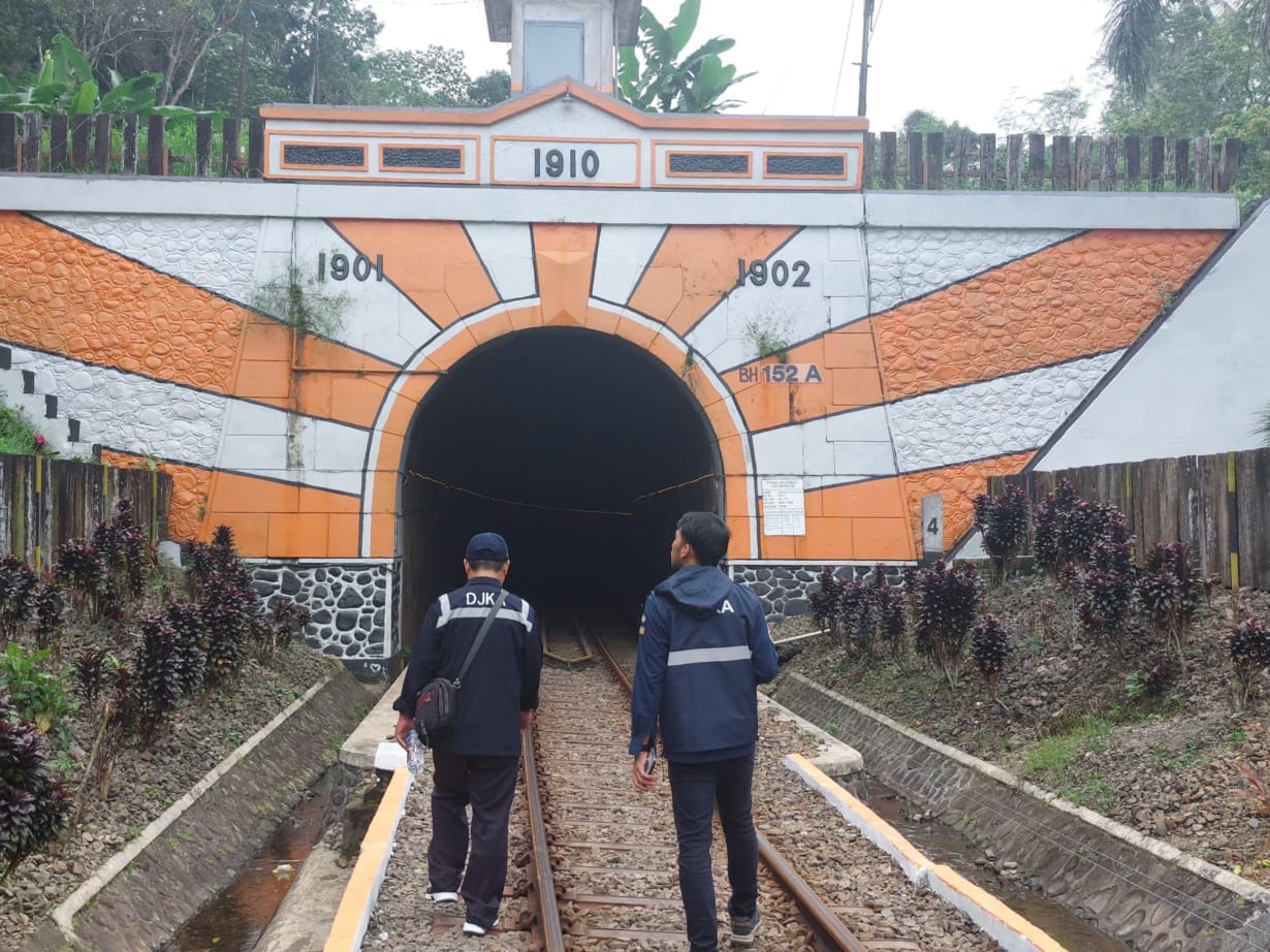 berusia-lebih-dari-100-tahun-terowongan-mrawan-dan-garahan-akan-direvitalisasi