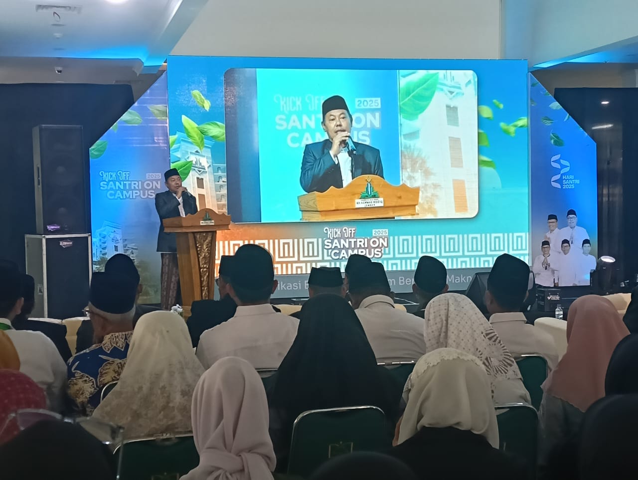 bersarung-simbol-kesederhanaan-santri-yang-dihidupkan-di-kampus-uin-khas-jember