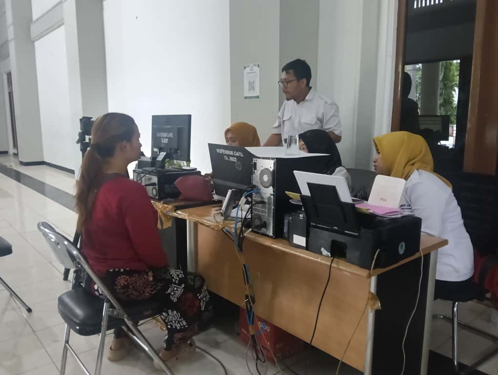 gedung-dispendukcapil-jember-direhab-pelayanan-pindah-ke-kecamatan-dan-online