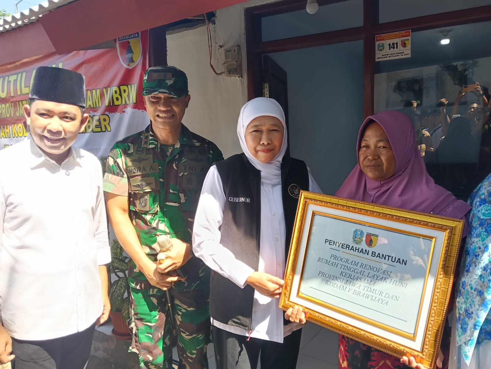 rumahnya-direnovasi-asmawati-punya-kamar-mandi-baru