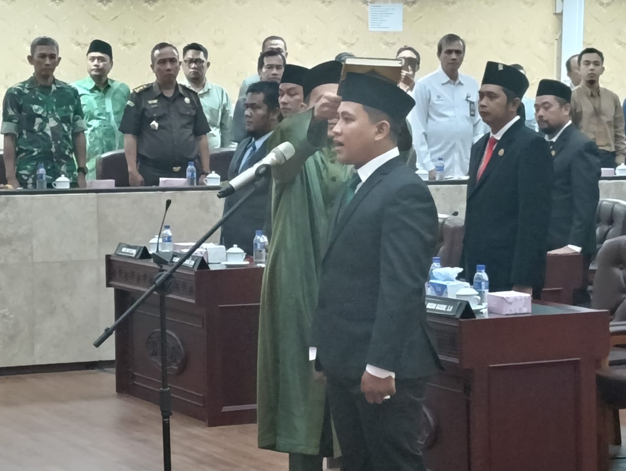 nurhuda-candra-hidayat-dilantik-gantikan-posisi-robith-wajdi-dprd-jember