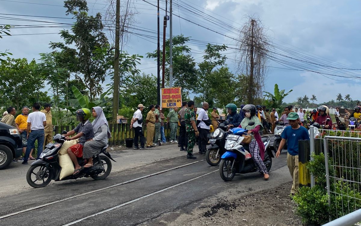 kai-daop-9-siap-perbaiki-perlintasan-rusak-demi-keselamatan-pengguna-jalan-dan-kereta-api