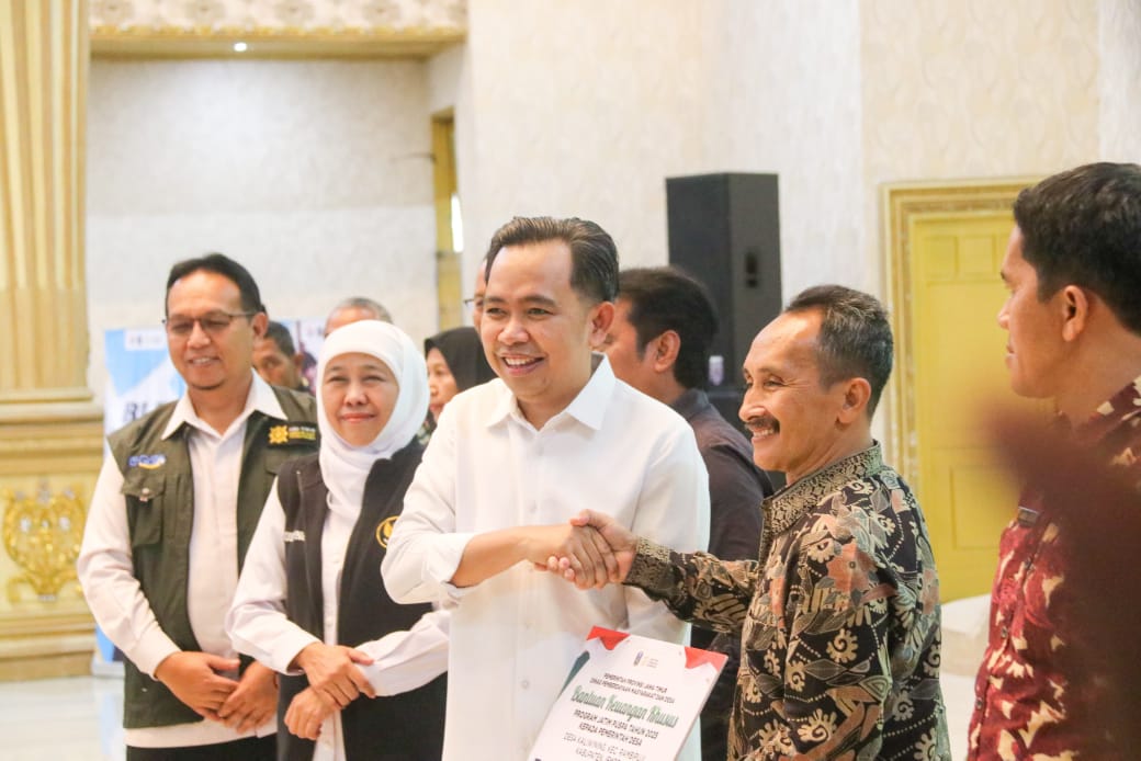 salurkan-rp-53-miliar-bansos-untuk-jember-gubernur-khofifah-jangan-gunakan-untuk-judol