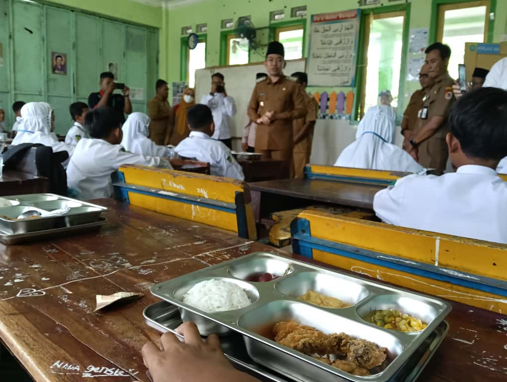 tak-hanya-soal-gizi-anak-mbg-disebut-gus-fawait-bisa-putar-ekonomi-hingga-pelosok-desa