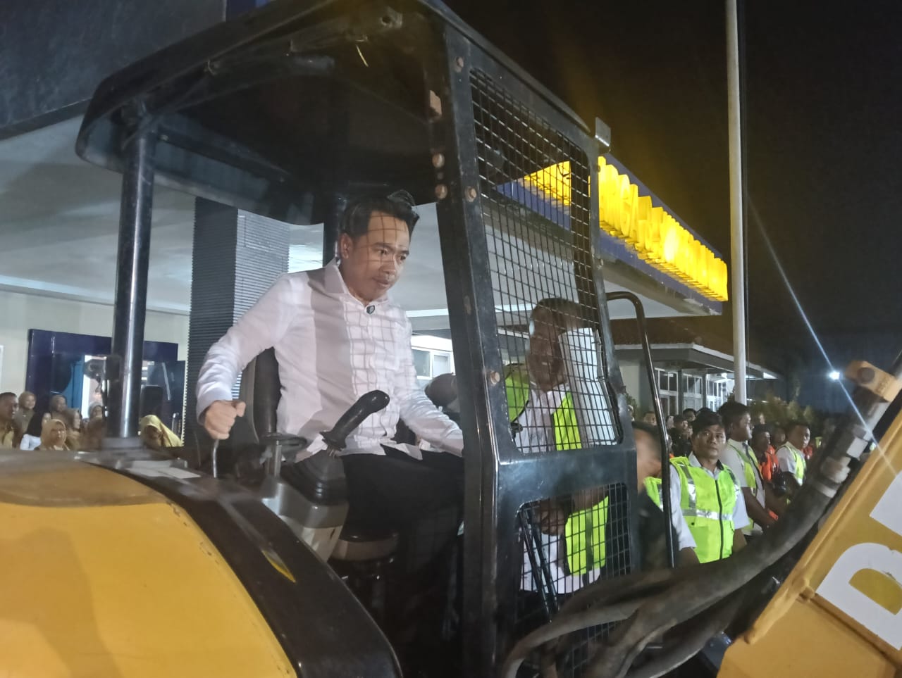 perbaikan-jalan-dimulai-bupati-fawait-ajak-warga-laporkan-jalan-rusak