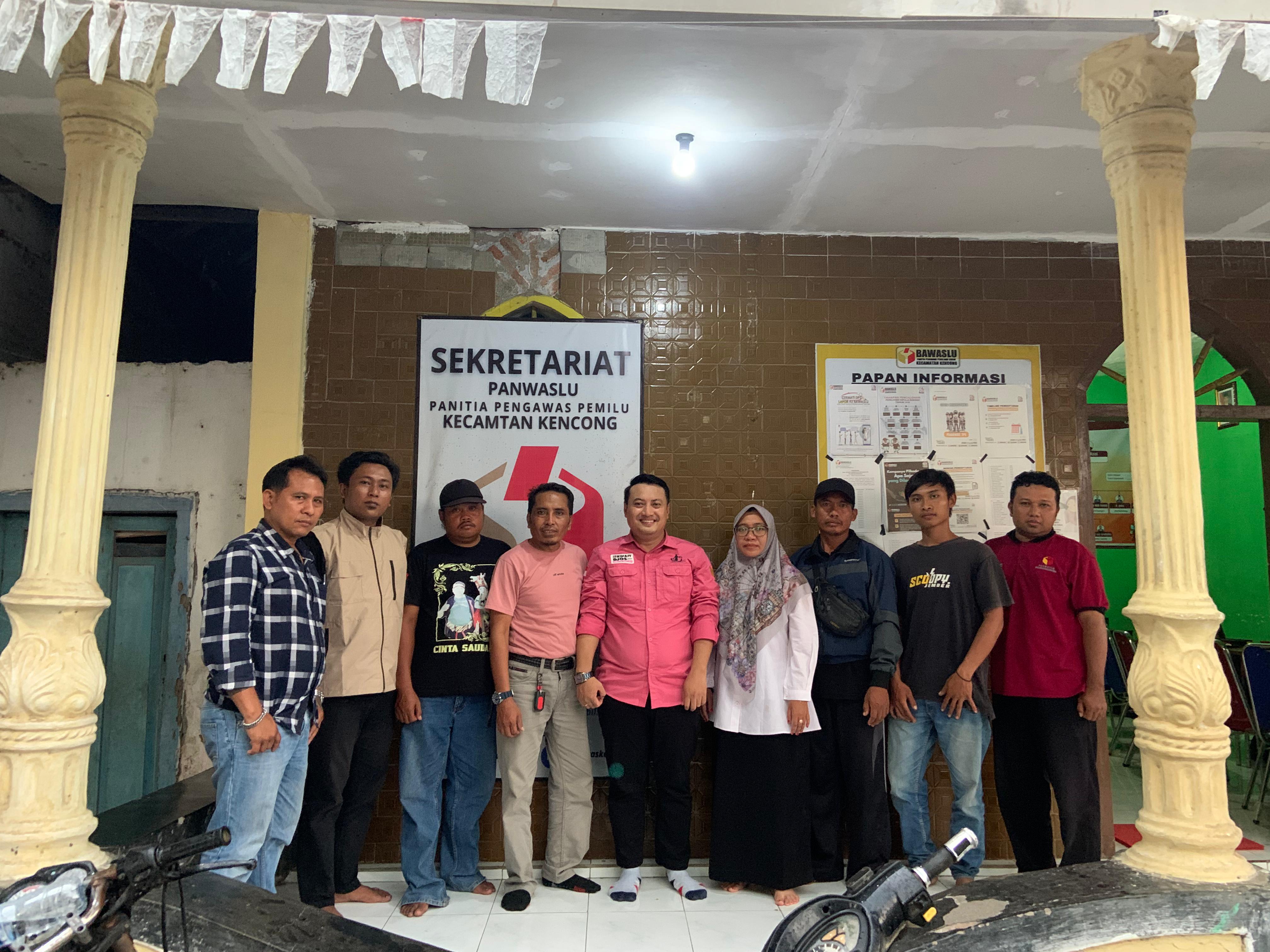 dugaan-perusakan-apk-02-saat-kampanye-01-di-kencong-paslon-lapor-panwascam