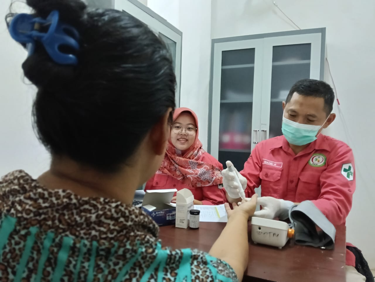 momen-ulang-tahun-warga-jember-ikut-pkg-gratis-presiden-prabowo