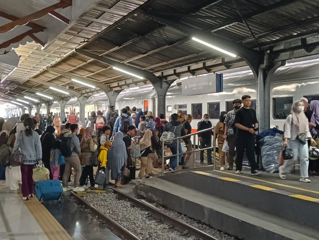 libur-maulid-nabi-kai-catat-terjadi-lonjakan-penumpang-10-persen