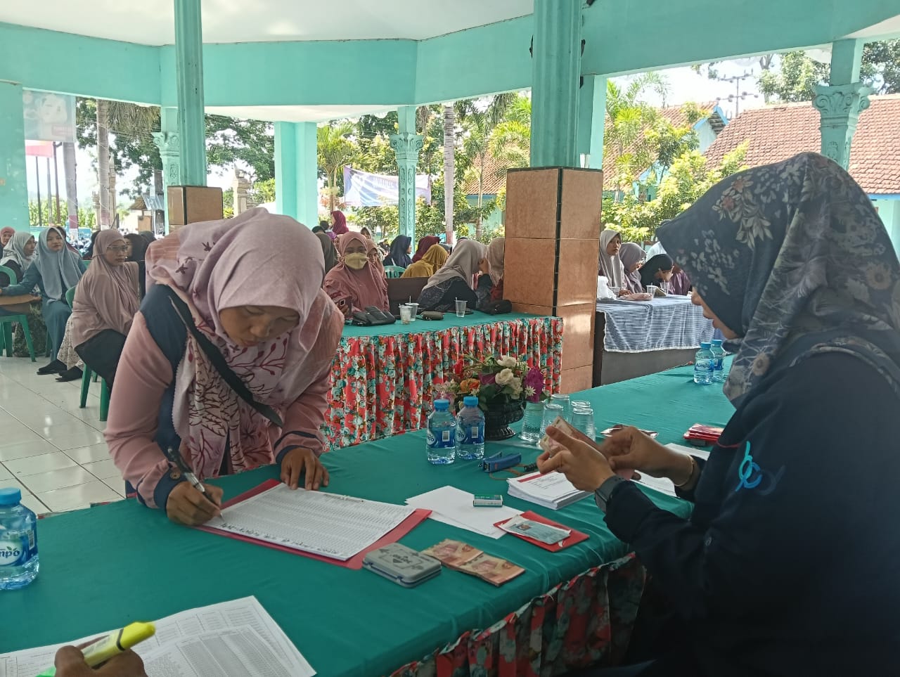 20-tahun-mengabdi-tanpa-lelah-siti-latifah-akhirnya-terima-honor-guru-ngaji-lebih-cepat-dari-biasanya