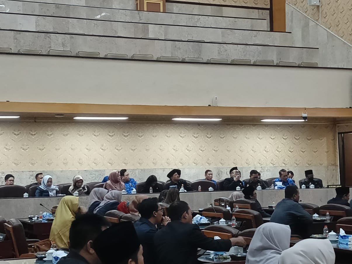 gaji-nakes-telat-dprd-jember-soroti-kepergian-plh-dinkes-ke-luar-negeri-tanpa-izin