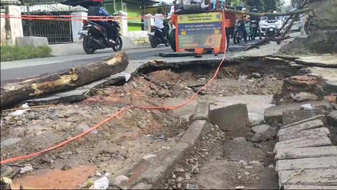 kerusakan-jalan-akibat-bencana-komisi-c-sebut-perbaikan-dari-abtt